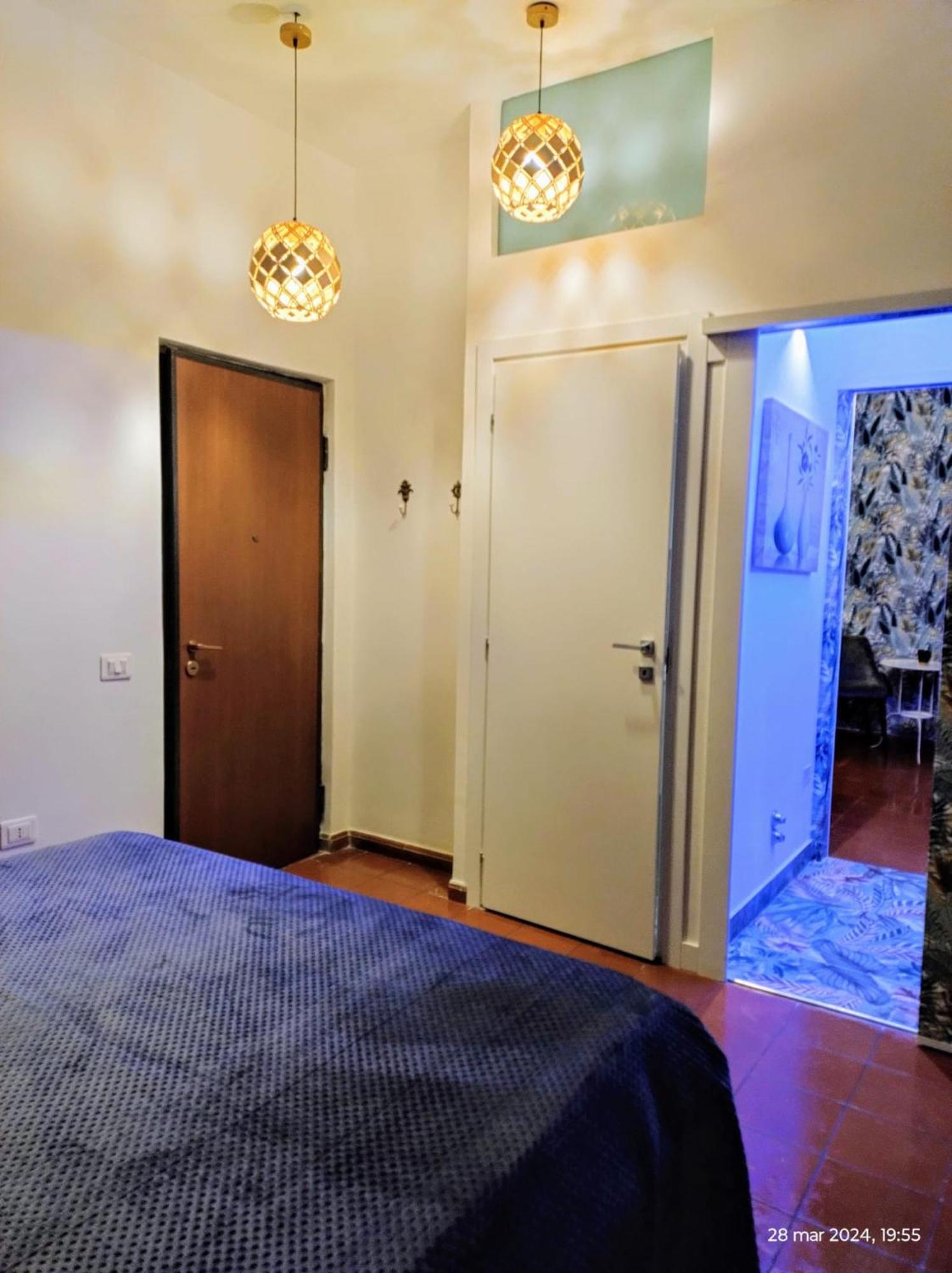 B&B Mini Hotel Incity-Close Train Station And Port- ซาแลร์โน ภายนอก รูปภาพ